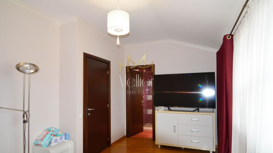 Casă spațioasă de vânzare în Gheorgheni – vedere spre parc - Poză 9