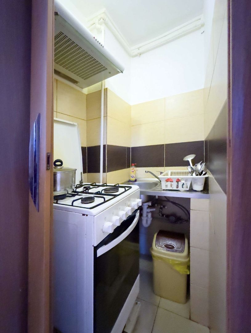 Apartament 2 camere decomandat, renovat,mobilat,utilat,centrala - Poză 7