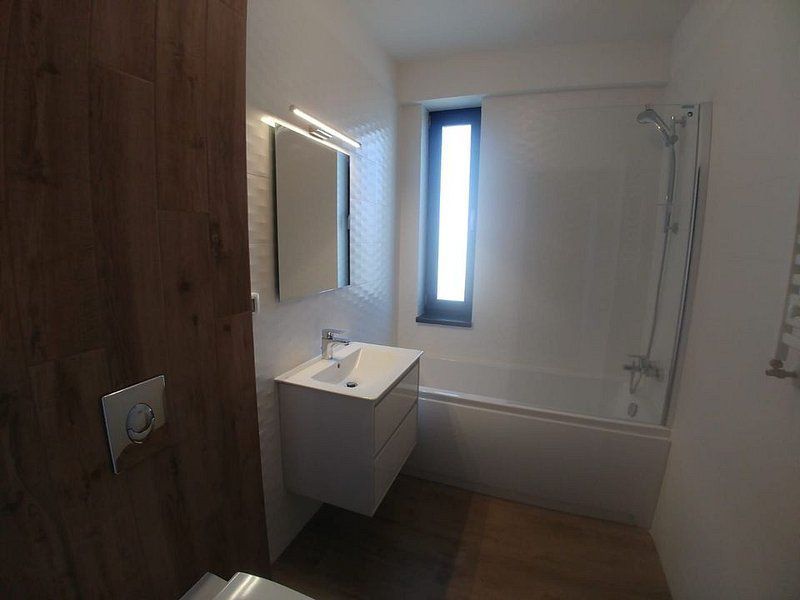 Apartament in imobil nou, suprafata generoasa, dressing, parcare - Poză 6