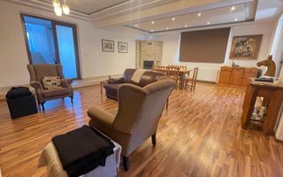 Casa cu teren generos de 750 mp, P+1E in zona Mehala - Poză 5