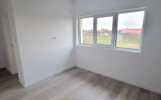 Duplex de vanzare cu 4 camere,2 bai,250 mp teren-Mosnita Veche zona Centrala. - Poză 10