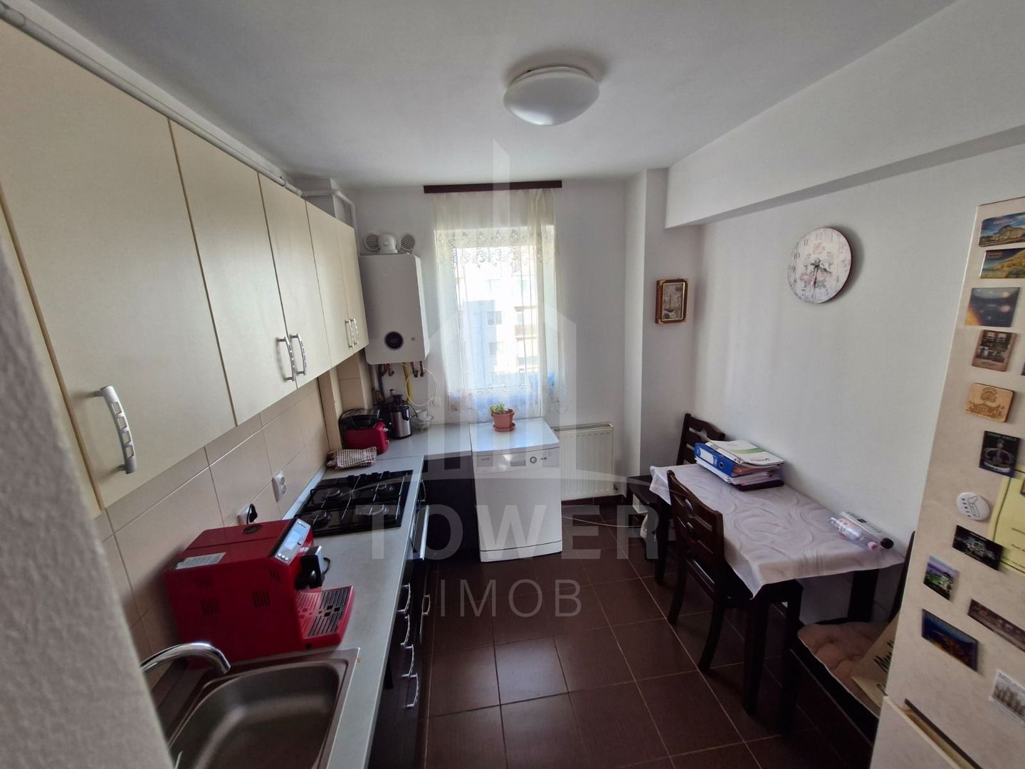 Apartament cu 3 camere - Frunzei - Poză 2