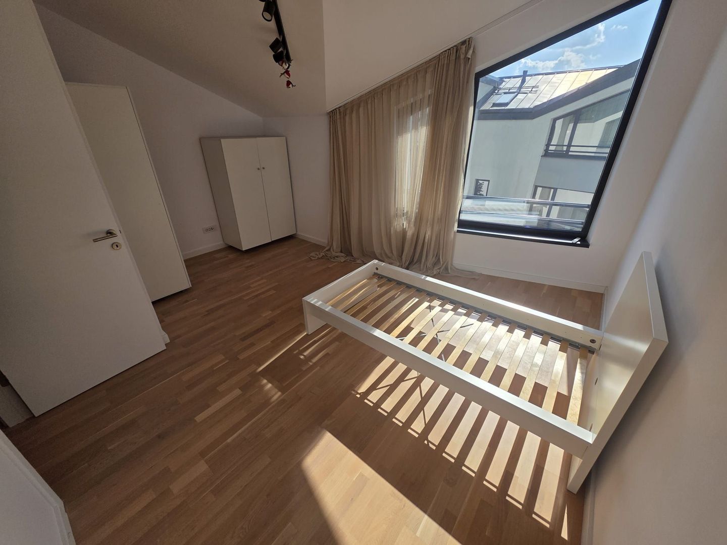 Vilă modernă de închiriat în complexul rezidențial Zenville, Pipera - Poză 12