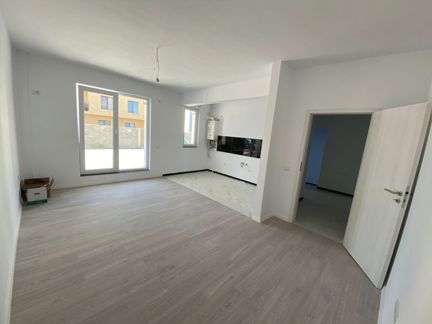 Giroc-Neptun | 3 Camere | Decomandat | Lift | Disponibil imediat - Poză 2