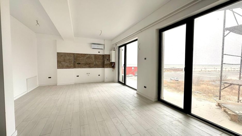 Mamaia nord - 3 Camere de Vanzare- vedere frontala mare - Poză 10