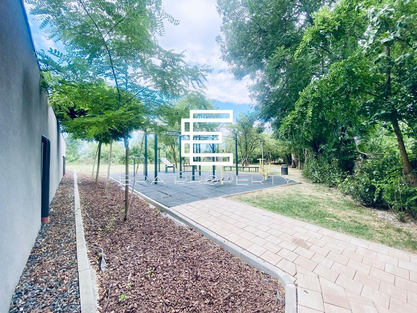 𝐆𝐫𝐞𝐞𝐧 𝐇𝐢𝐥𝐥 𝐑𝐞𝐬𝐢𝐝𝐞𝐧𝐜𝐞 - Poză 11