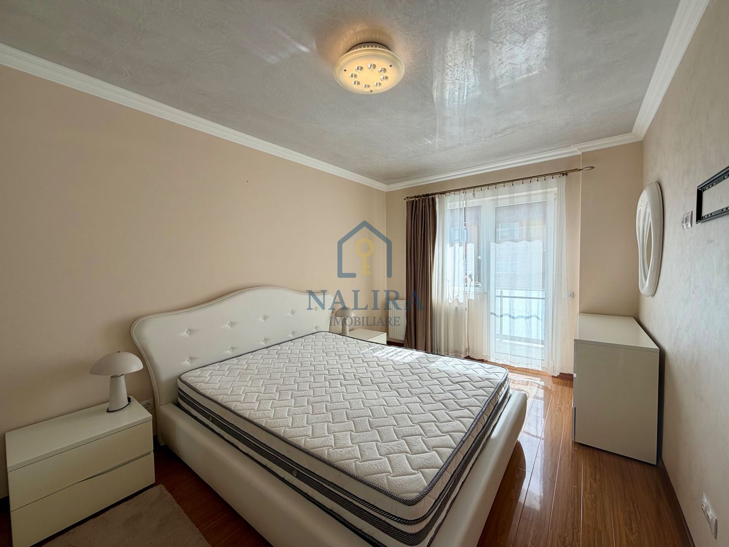 Apartament exclusivist cu 2 camere, loc de parcare - Poză 2