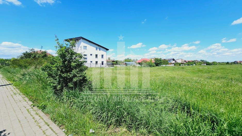 Teren intravilan pentru bloc P+3, zona centrala - Poză 1