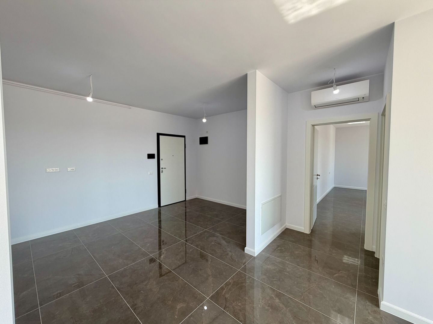 Penthouse Collection | Etaj retras | Cu Piscina Privata | GATA de mutat - Poză 4