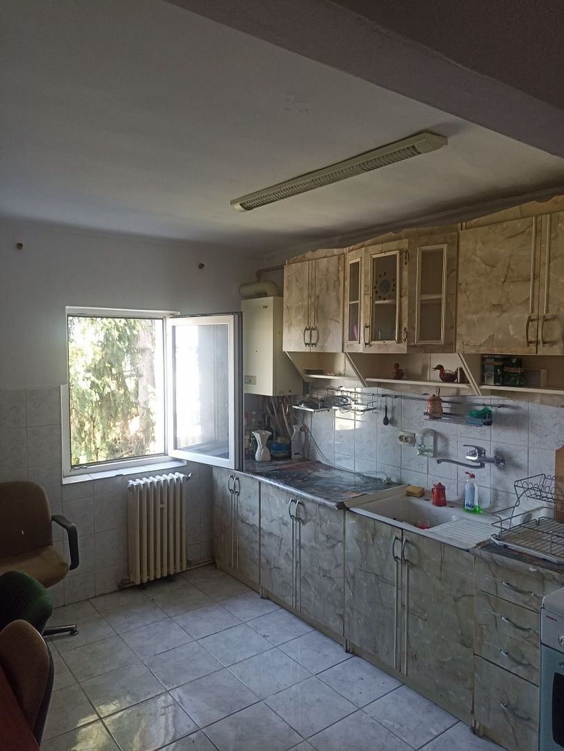 Vând apartament 2camere - Poză 1