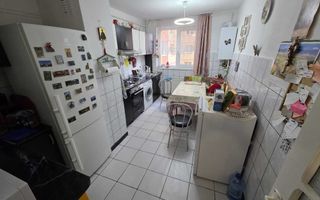 Apartament 3 camere pe Calea Bucuresti - Poză 3