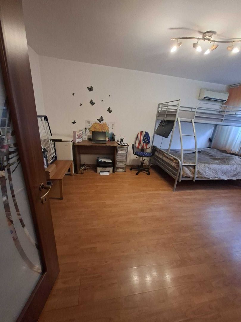De vanzare apartament de 2 camere langa metrou 1 Decembrie, pret negociabil - Poză 1
