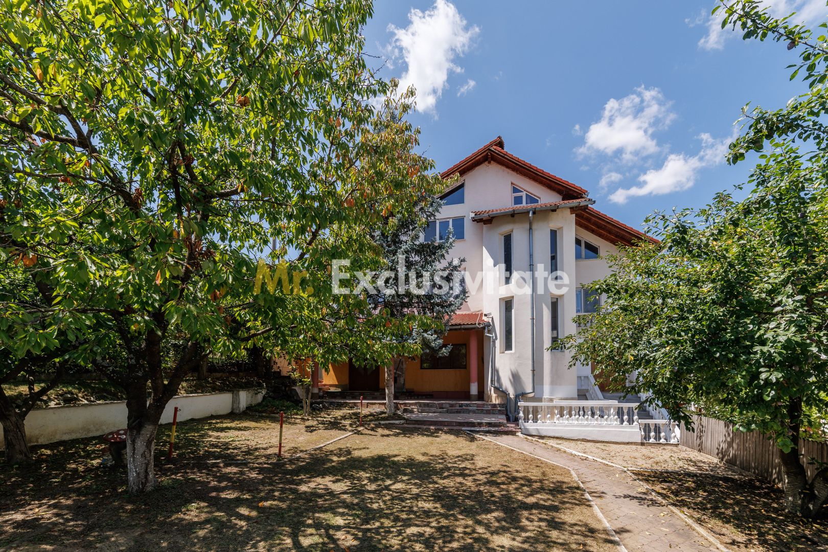 Proprietate multifunctionala | Doua cladiri | 581 mp | Pitesti - Poză 1