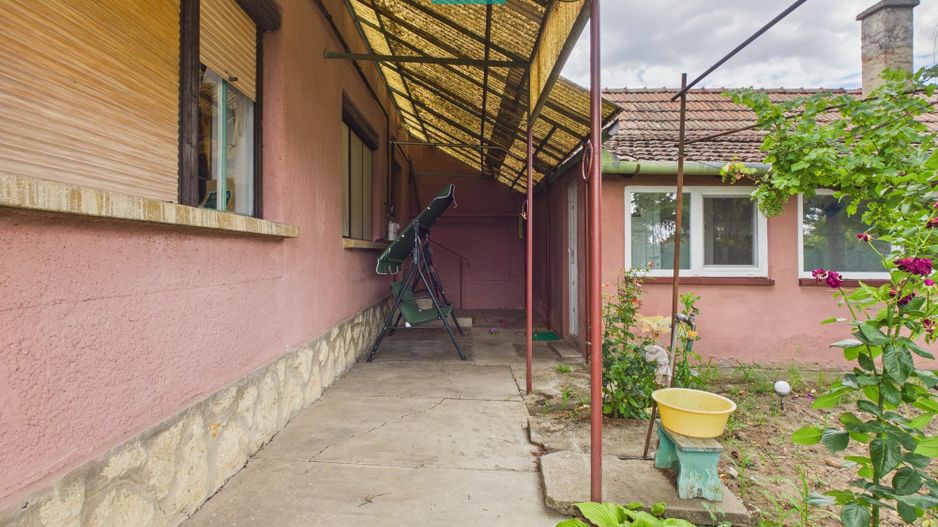 Casă cu 3 camere și teren de 1454 mp în Battonya - Poză 8