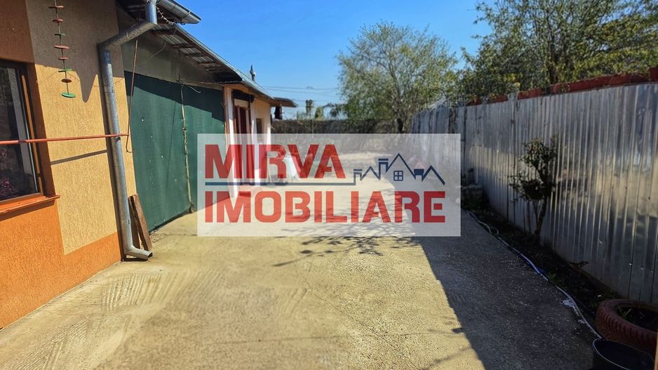 Casă 4 camere, 685 mp teren, renovată 2011 – Mănești, Zalhanaua - Poză 2