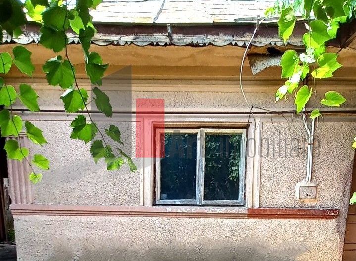 Teren 1024 mp+ casă din cărămidă în suprafață de 121 mp - Poză 1