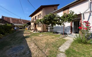 Casă de vânzare în Cisnădie – zonă centrală - Poză 1