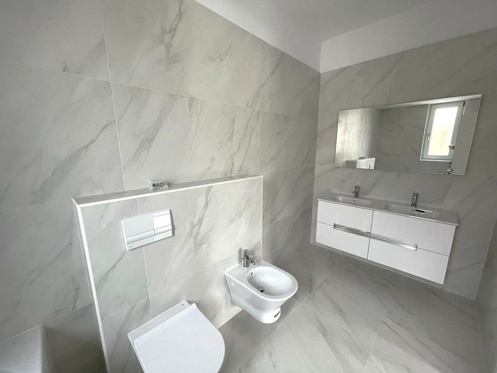 COMISION 0! Duplex finalizat cu 5 camere si 3 bai. Panouri fotovoltaice. - Poză 5