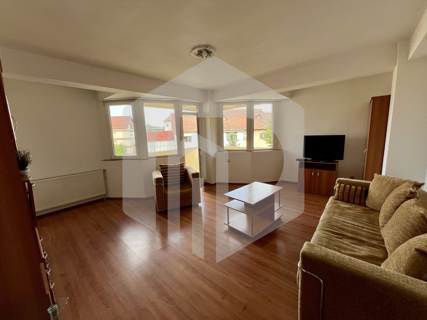 Apartament 3 camere de închiriat-Str.Uzinei-zona Spital/Gara - Poză 2