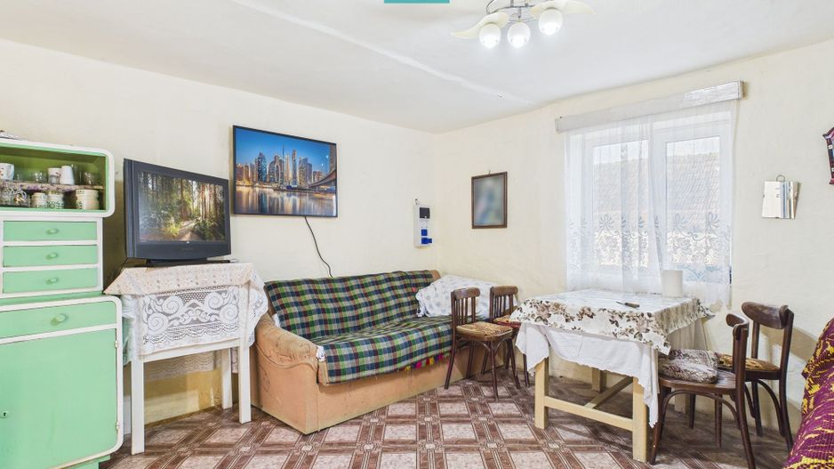 Proprietate cu 3 case din văiugă și teren în Nadab - Poză 13