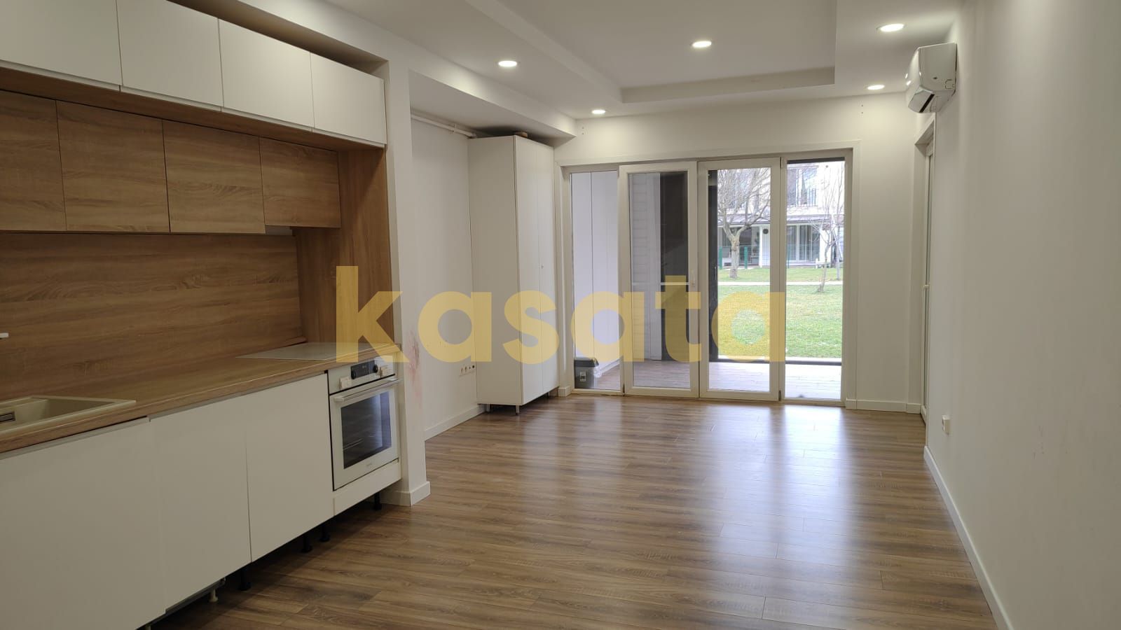 3 camere de vânzare | Cosmopolis Faza 1 | curte proprie | terasă - Poză 2