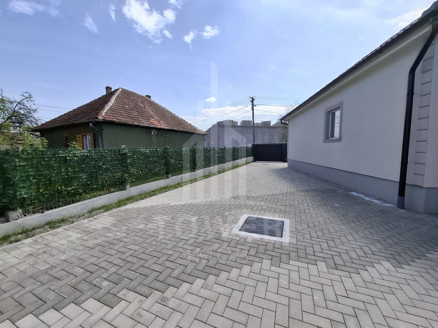 Casa renovata total- zona Calea Poplacii cu teren de 454 mp - Poză 3