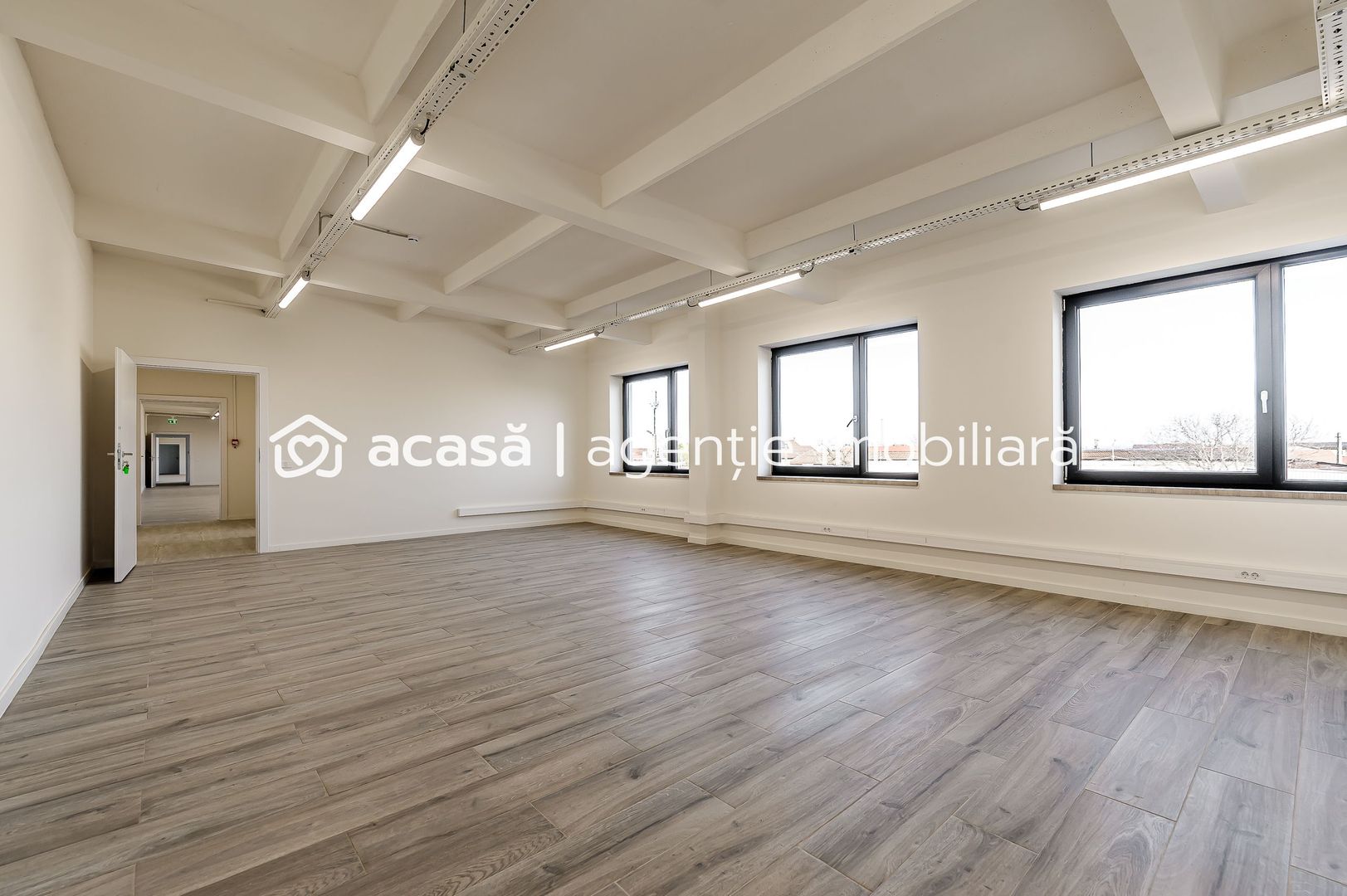 Birouri proaspăt renovate de închiriat - Poză 7