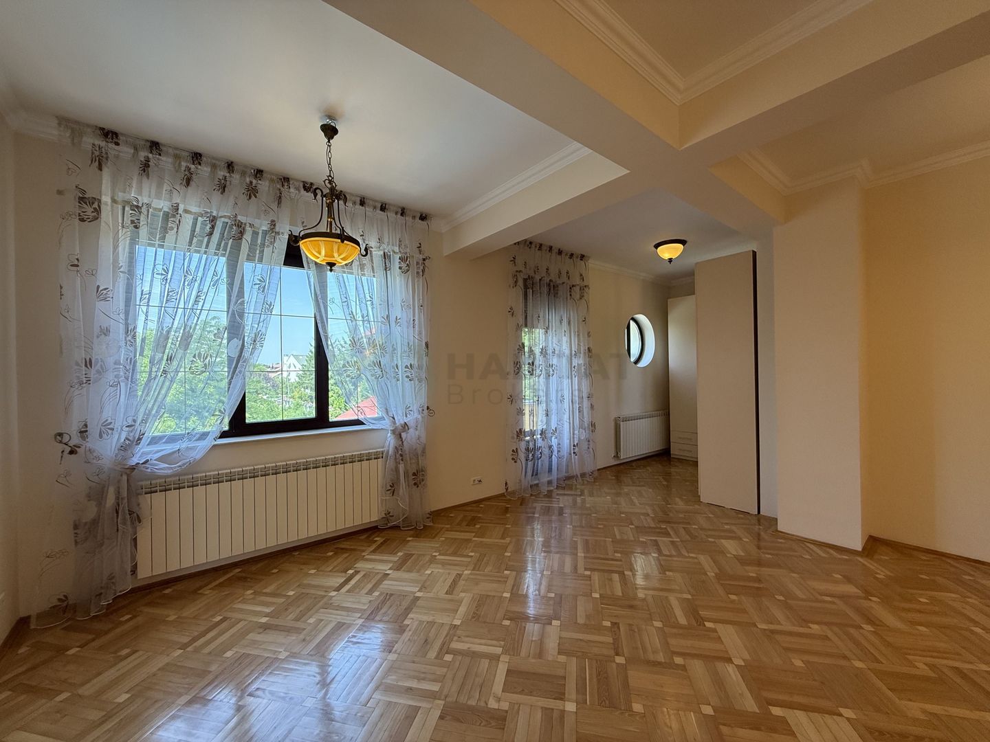Vila 9 camere cu piscina si teren de 1.000 mp - Poză 8