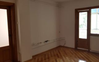 2 camere modificate in 3, etaj 2/4, centrala, Rovine - 115 000 Euro - Poză 4