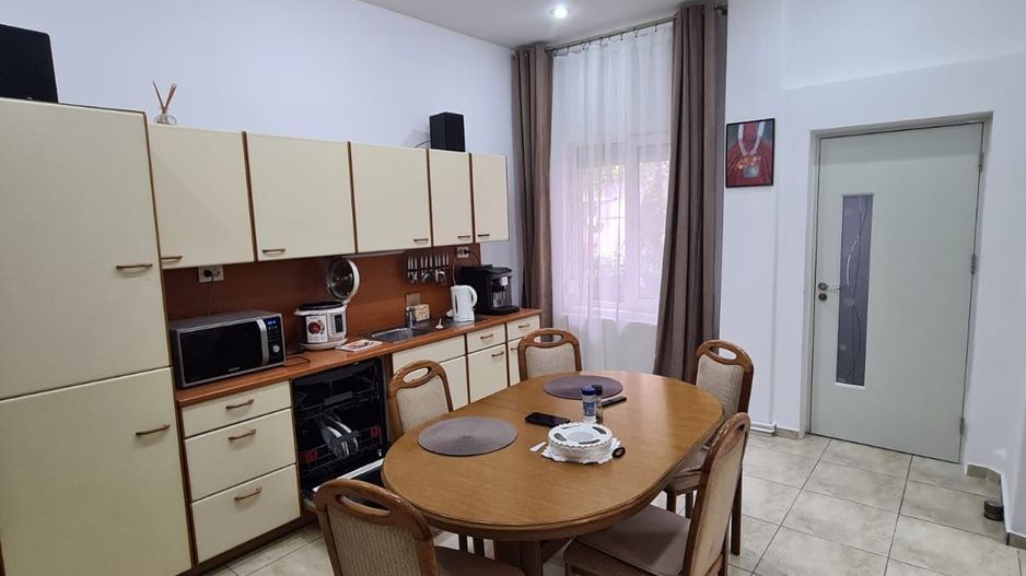 Apartament 3 camere - zona Sinaia - Poză 2