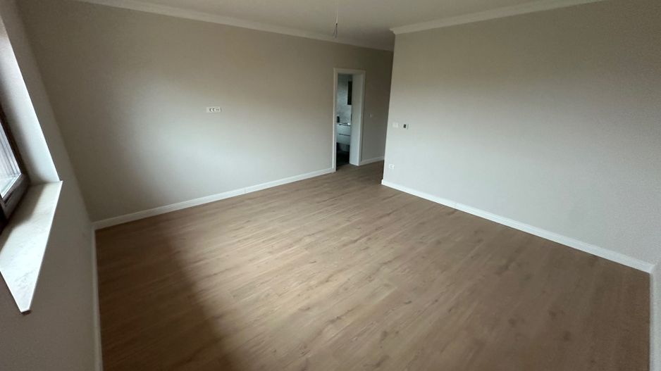 CASA TIP DUPLEX DESPARTIT PRIN GARAJ - Poză 38