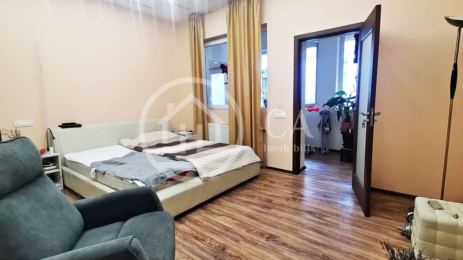 Apartament cu 3 camere la curte comuna de vanzare Ultracentral, Oradea - Poză 1