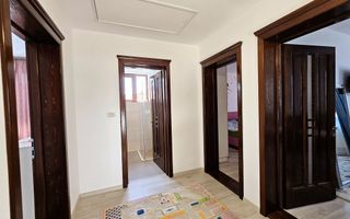 1/2 Duplex mobilat, utilat, 4 camere, pivnita, 200 mp teren - Poză 8