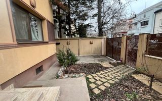 VILA CU 5 CAMERE SI CURTE DE 100 MP LA INCHIRIERE IN ZONA DOROBANTI - Poză 7