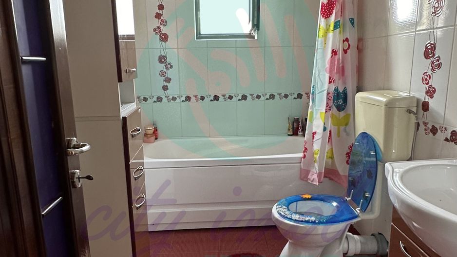 Vila 2013, bine compartimentata, aproape de metrou - Poză 15