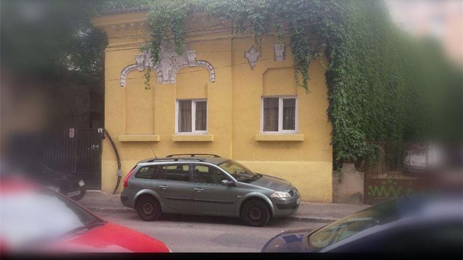 vanzare casa curte - Poză 1