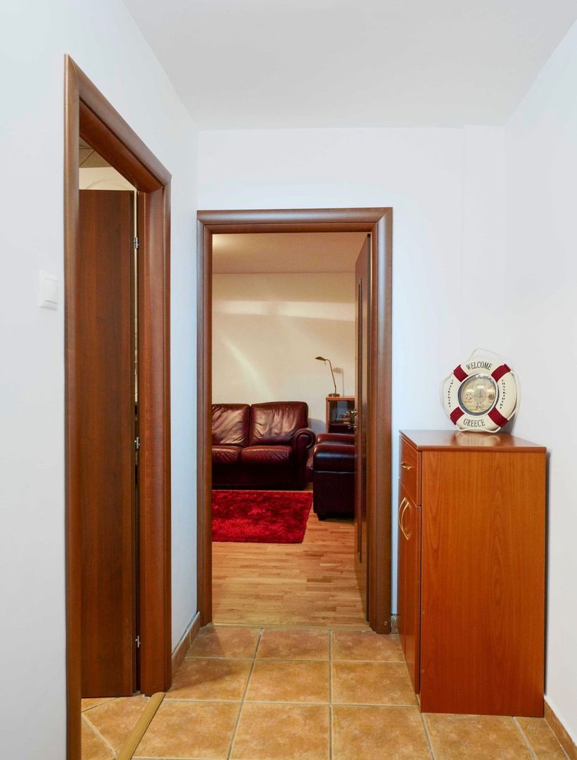 AP. 2 CAMERE VITAN, BUCATARIE INCHISA, RENOVAT, MOBILAT/UTILAT - Poză 8