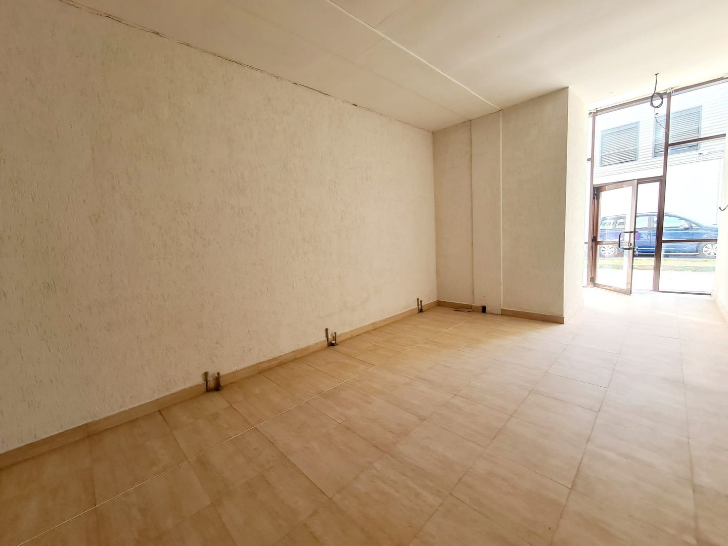 Spatiu de vanzare - Poză 3