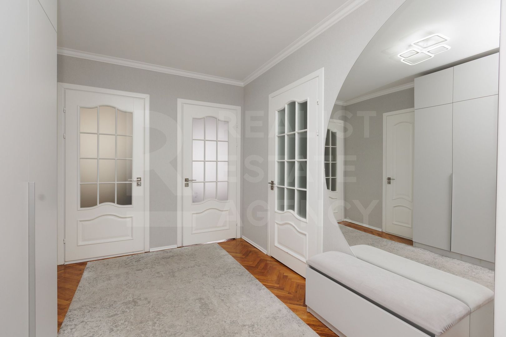 Apartament cu 4 camere spre vânzare, strada Romană, Centru - Poză 11