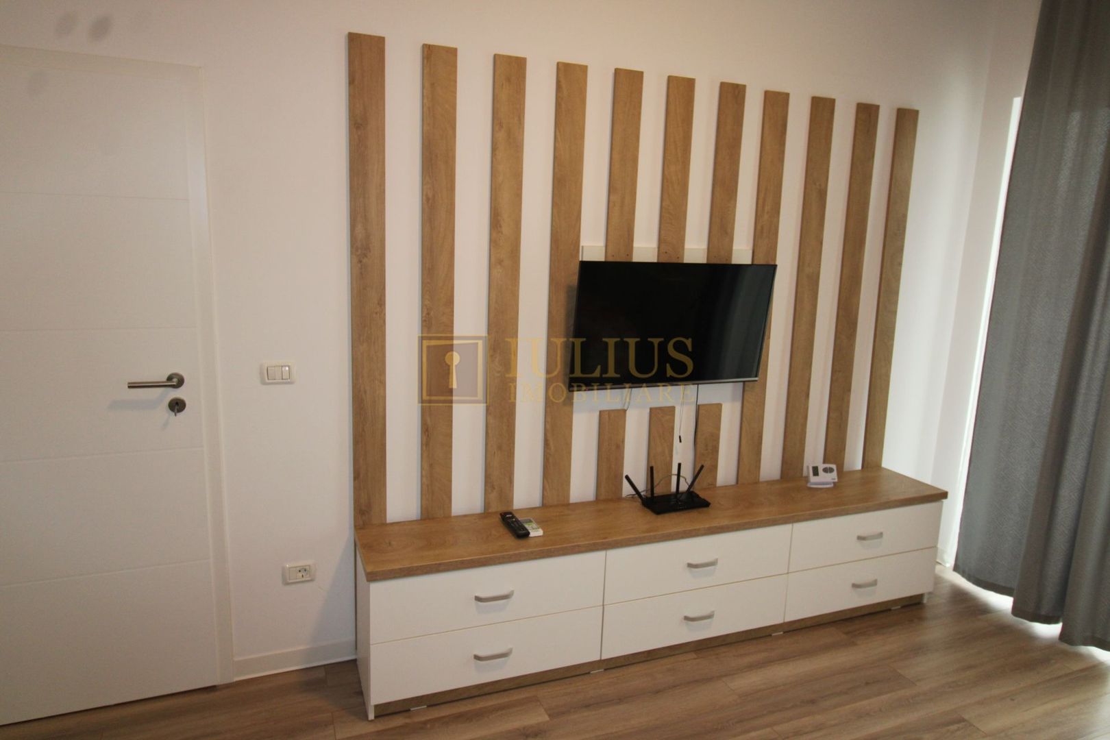 la 10 min de Complex, ideal pentru cuplu, studenti, centrala proprie - Poză 2