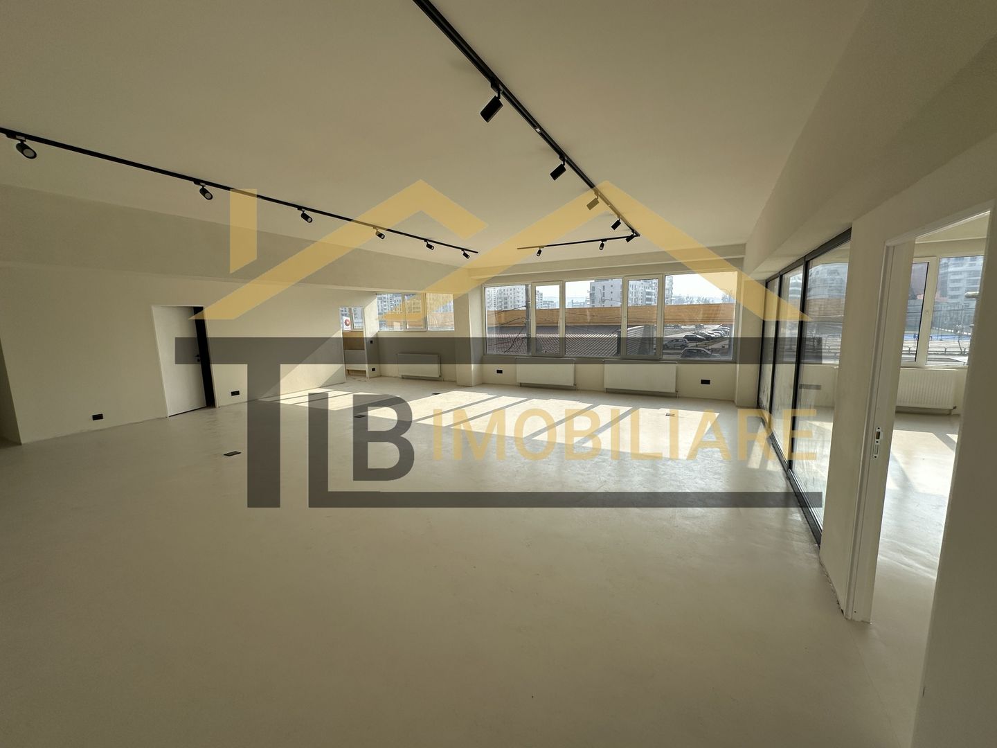 Spatiu de inchiriat, 130mp, parcare, Zona Libertatii - Poză 2