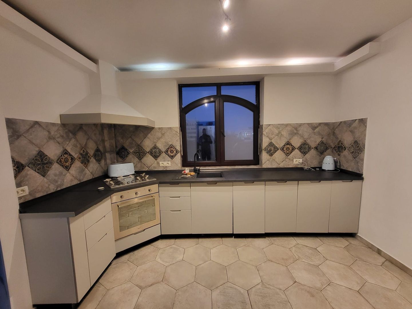 De inchiriat Apartament 5 camere - Poză 3