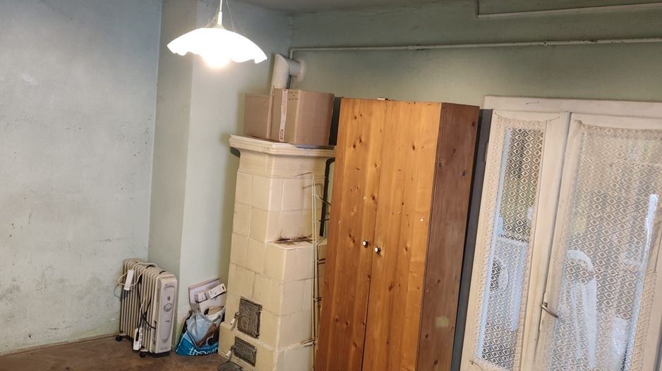 CASA ÎN CURTE COMUNA ZONA CORNISA  40 MP  LA NUMAI 1 MINUT DE UMF - Poză 5