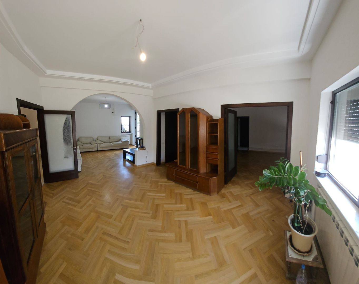 Apartament cochet, ultra-spatios, patru camere, Calea Mosilor - Poză 2