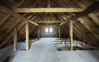 Casa individuala cu teren generos, retrasă de la trafic - Poză 9
