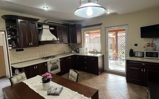 Casa cu 4 camere, 135mp, Zona Unirii - Poză 4