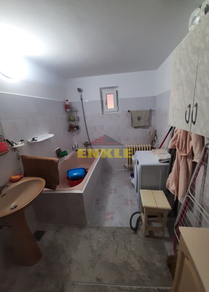 Casa cu 3 camere de vanzare in Botosani 156 mp cu teren 1100 mp - Poză 8