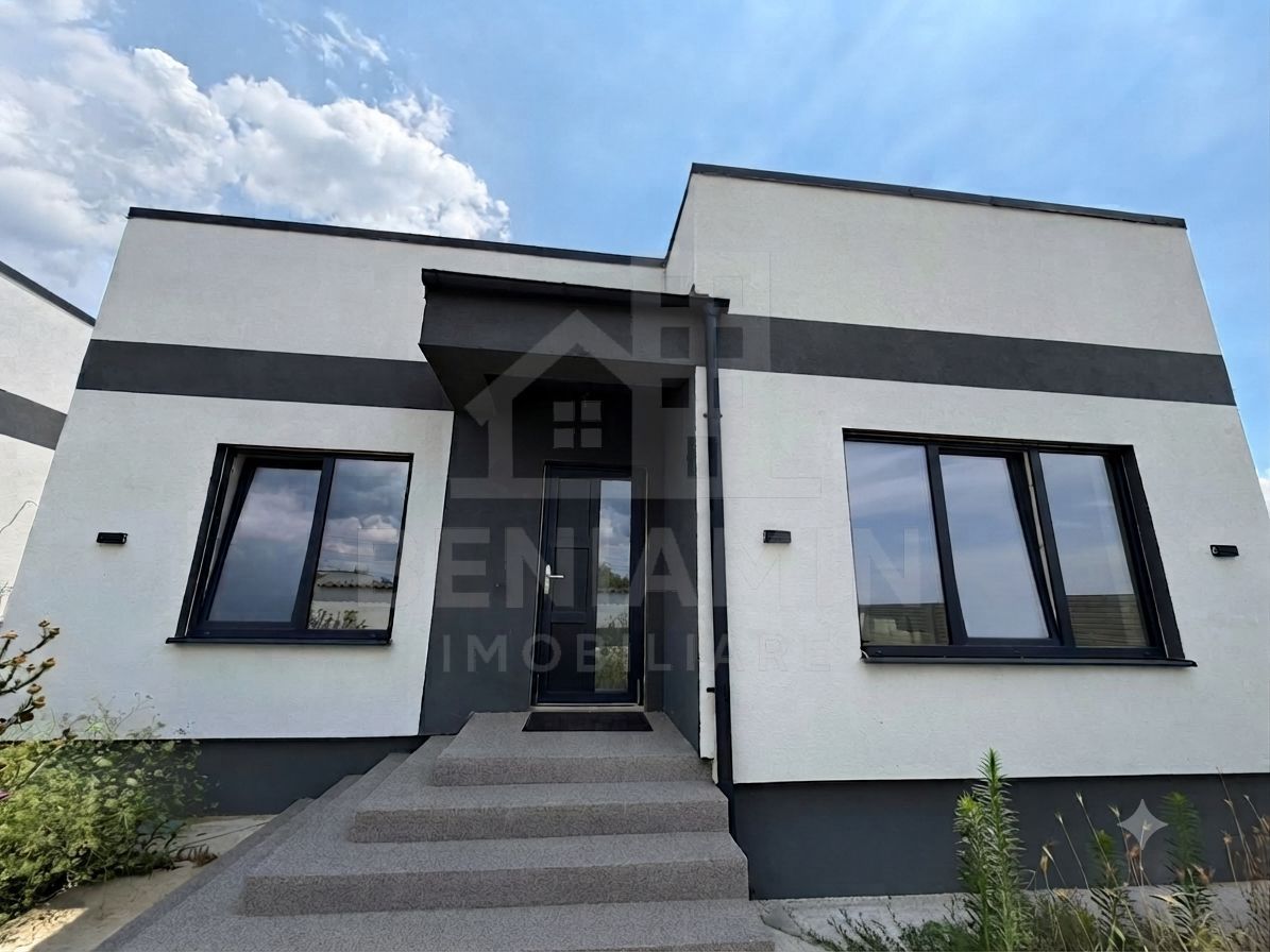 Casa-3 Dormitore-3 bai-Teren 300mp-Damila str Ficusului-La cheie - Poză 2