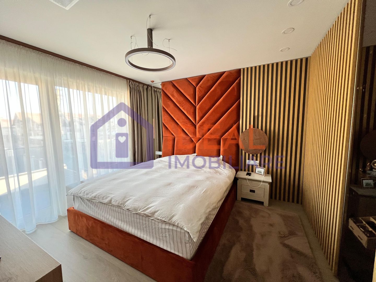 Casa Individuala Moderna Ultrafinisata, in Selimbar - Poză 12