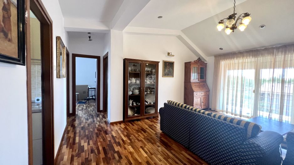 APARTAMENT SPATIOS - Poză 2